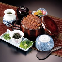 ひつまぶし　3800円（税込み4148円）