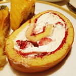 アピシウス - フランボワーズのロールケーキ