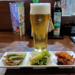 炭火焼 みや澤 - つきだしと生ビール