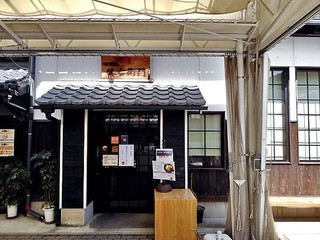 Yasumiemon - 売店裏側の入り口