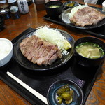 キセキ食堂 - 味噌汁も飯も旨い。