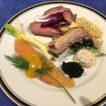 レストラン ストックホルム - お肉はローストビーフとチキン。クスクス好きなので嬉しい。