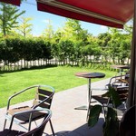 ポッセコーヒー - オープンテラス席があります