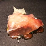 イル アオヤマ - 赤座海老とズッキーニの生ハム巻き