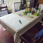 フライドチキン - 個性的な店内