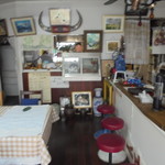 フライドチキン - 個性的な店内