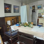 フライドチキン - 個性的な店内