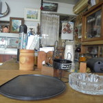 フライドチキン - 個性的な店内