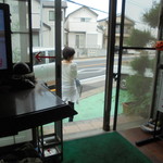 フライドチキン - 個性的な店内