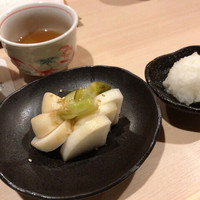 焼鳥 おみ乃 - 漬物＆大根おろし