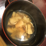日本料理 太月 - 富士山麓で採れた五種のきのこのスープ。