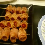 黒べえ - トマトベーコン巻き