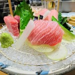 十八代 光蔵 - 綺麗なマグロの盛り合わせ！