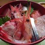 横浜魚市場卸協同組合 厚生食堂 - 店長のおすすめ海鮮丼