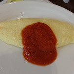 シェフがその場で焼き上げるオムレツ