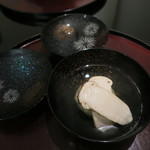 日本料理 太月 - 29年7月　鮑真薯とブータン松茸の椀