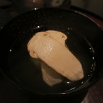 日本料理 太月 - 29年7月　鮑真薯とブータン松茸の椀