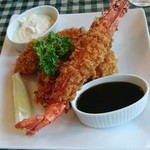 欧風食堂 ヒロセ - 海老フライ1、カキフライ2、白身魚のフライ1です。