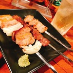 Hakodate Baru - 焼きとんおまかせ3本盛（バラ肉、カシラ、ガツ）