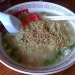 とん楽 - 替え玉＆ゴマ、紅ショウガ