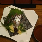 刺身三点盛りのサンマ