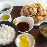 レストハウス青山 - 唐揚げ大８個は圧巻