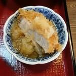 餃子会館 - おろしポン酢つき
      ソースと二通り楽しめます
