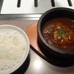 Yakiniku Resutoran Anrakutei - 煮込みハンバーグとライス