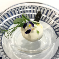 Grand rocher - 白人参のエスプーマ仕立て新アスパラガス、キャビア添え  にんじんの甘みがやさしく美味しい
