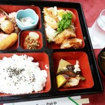 ホテルかめや - 料理写真:ランチ（[日]感謝弁当）650円
