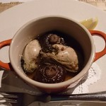 イオマンテ - 厚岸産牡蠣とマッシュルームのアヒージョ