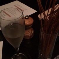 R restaurant & bar - 