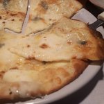 oro - 四種のチーズのピッツァ（アップ）