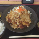 大谷パーキングエリア(下り)フードコート - 豚ロース生姜焼き定食 780円