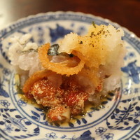 なる屋 - 鱧落とし　骨唐揚げ　肝と浮袋のトマト煮
