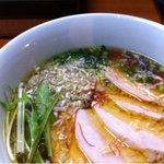 醤油ラーメン鶏チャーシュー