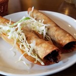 しっとり牛ミンチの詰まったタコス２本