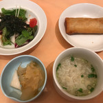 點心茶室 - 海藻サラダ、春巻き、ザーサイ、ひき肉？と卵のスープ