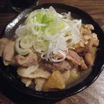 やきとん あかね - 煮豆腐。でも、煮込みが想定より多いので、正規の「煮豆腐」かどうかは不明。