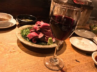 Takibiya - 焚火家 渋谷店(東京都渋谷区渋谷)肉のヒマラヤハーフ・カルメネール/クレアシオン グラス 600円