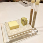 ラ・ベ - 2種のバターと2種のお塩