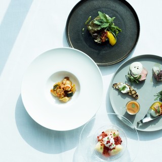 シェフが選んだ美味しい食材を神戸らしく表現した料理の数々