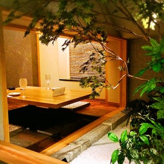 The private room, which can be used by 2 people or more, is a calm space with a Japanese atmosphere.