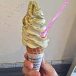 ジェラテリア アクオリーナ - ピスタチオのジェラートソフト（750円）税込