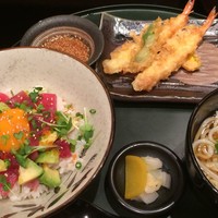 逸品料理屋 流石 - アボカドまぐろ丼とそば