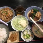世界一のカキフライと肴 わぶ - この日は肉豆腐