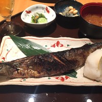 伊豆の旬 やんも 丸の内店 - 秋刀魚定食