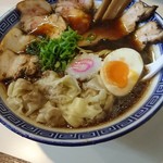 荒野のラーメン - チャーシューワンタンメン950円