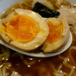 さぶろう - 味玉　箸で割りました。