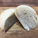 モグモグ パン - 豆乳丸パン断面